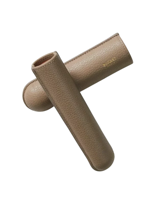 A La Civette accessoires à cigares étui à cigares Bosquet Paris cuir grainé taupe simple ouvert incliné