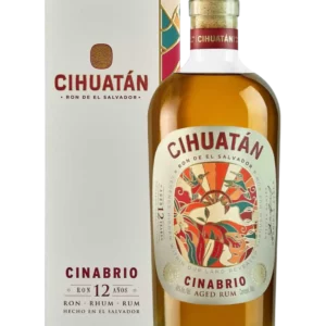 Emballage du rhum Cihuatán Cinabrio 12 ans présenté avec sa bouteille, l'ensemble montré de face.
