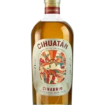 Cihuatán Cinabrio 12 ans, rhum vieilli dont la bouteille bouchée est montrée de face, étiquette en vue.