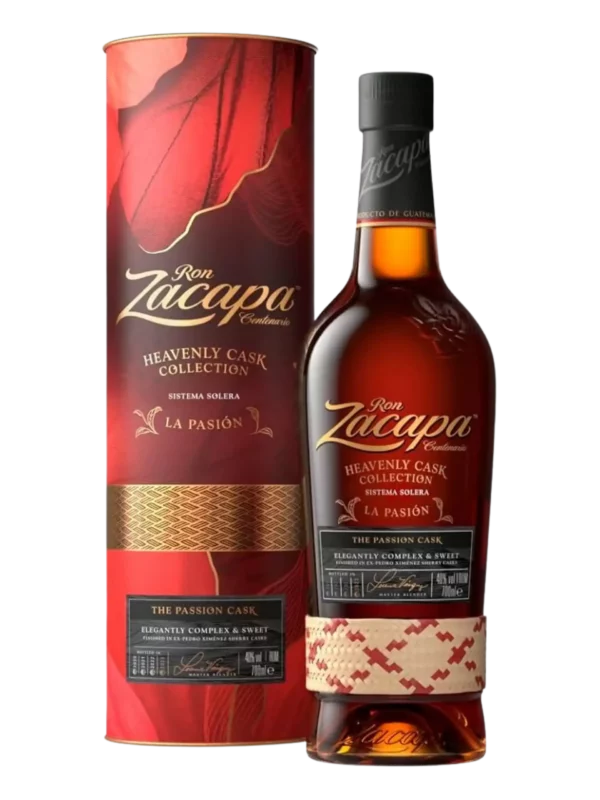 Rhum Zacapa La Pasión, bouteille et boîte d'emballage réunies et présentées l'une et l'autre de face.