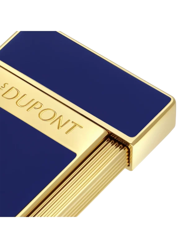 Briquet S.T. Dupont Slimmy laque bleu et doré zoom – Détail laque bleu et finitions dorées