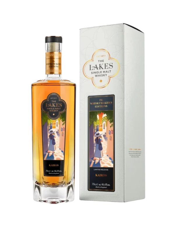 Boîte d'emballage du Whisky The Lakes Kairos, réunie avec la bouteille, l'une et l'autre vues de face.